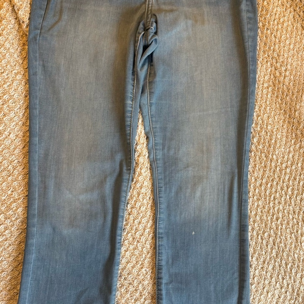 Universal Thread Women's high rise skinny  Leg Jeans in Blue